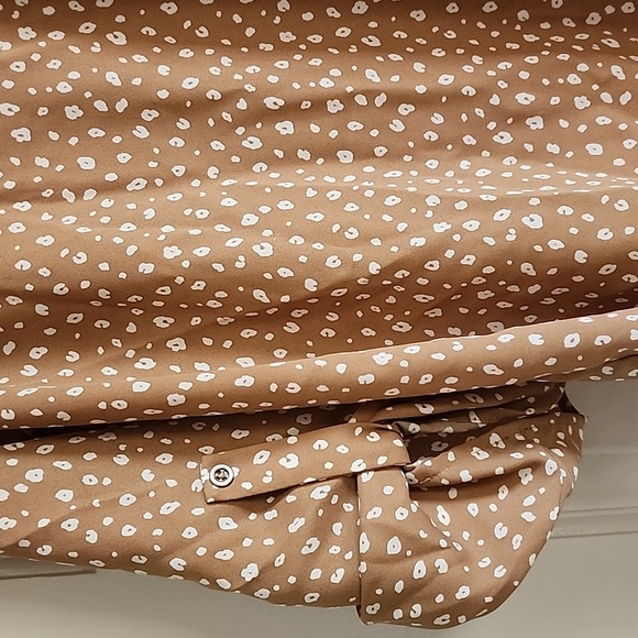 Lush Cheetah Print 3/4 sleeve blouse - Picture 2 of 7